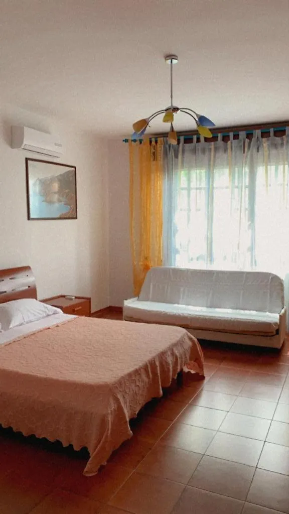 Il Bouganville Οριστάνο Bed and Breakfast