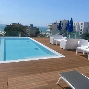 hotel-villa-eugenia.hotelslidodijesolo.com/